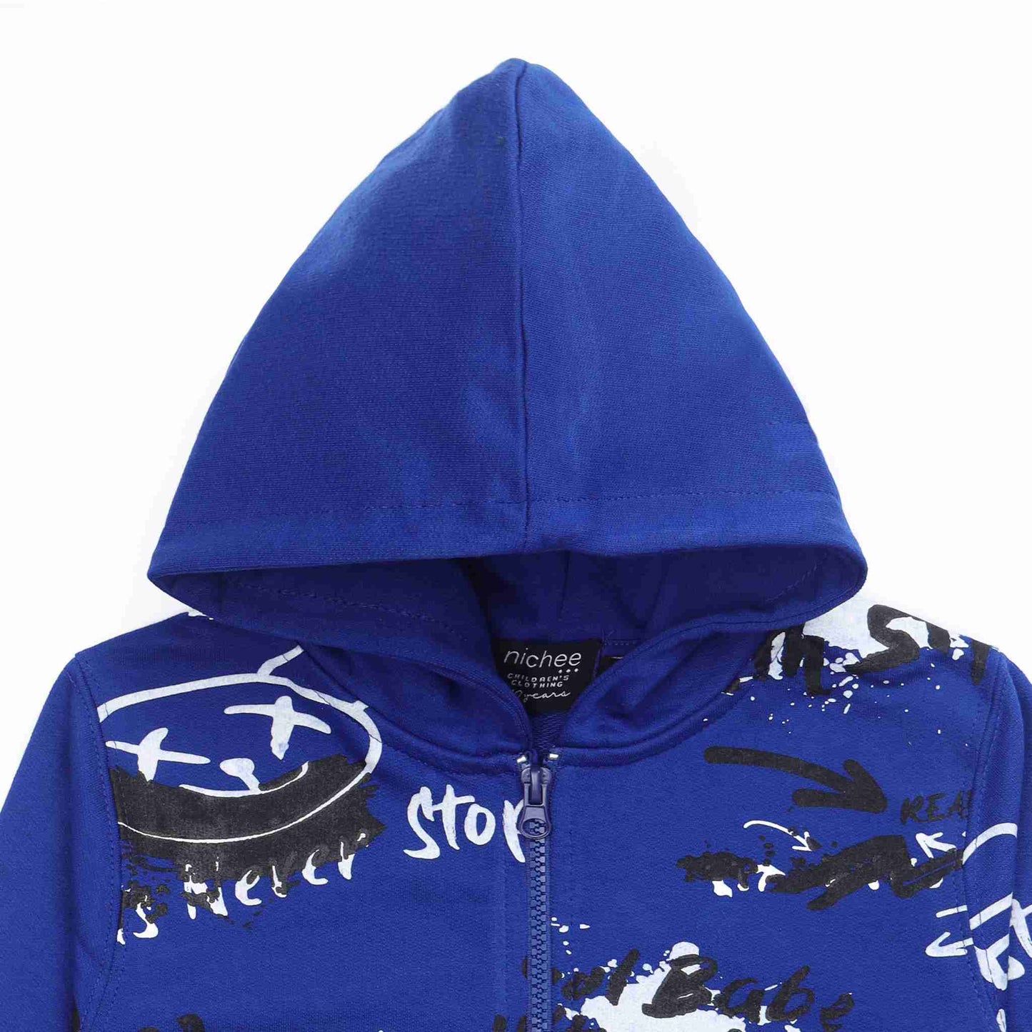 Dettaglio cappuccio felpa neonato e bambino con stampa graffiti