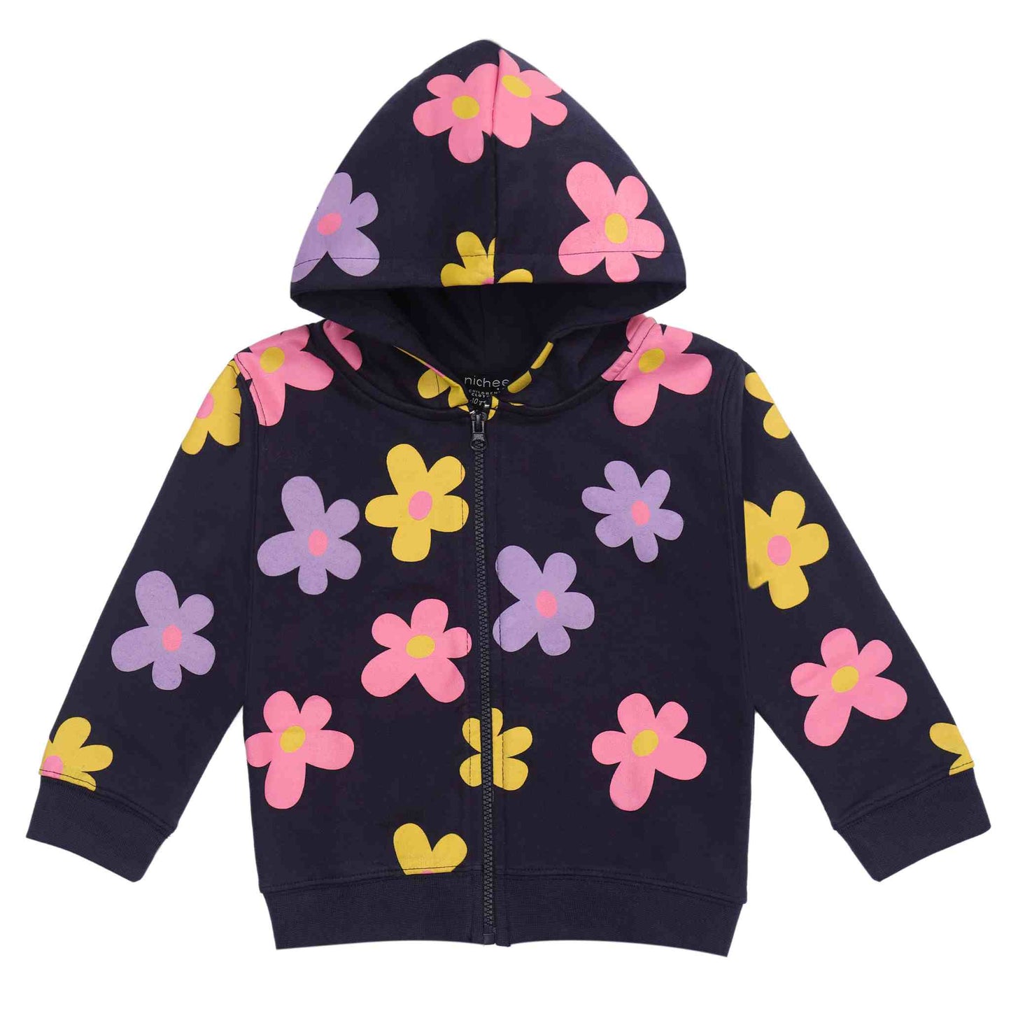 Modello con cappuccio e zip
Ideale per le mezze stagioni
Taglie da 3 mesi a 4 anni
Vestibilità: Regolare
Fatto in Pakistan