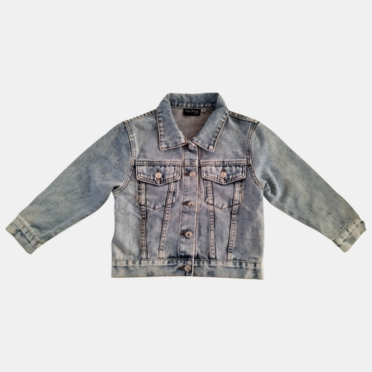 Giacca di jeans da bambini modello unisex
Modello oversize
Taglie da 1 a 10 anni
Vestibilità: comoda
Manica: Regolare
Made in China