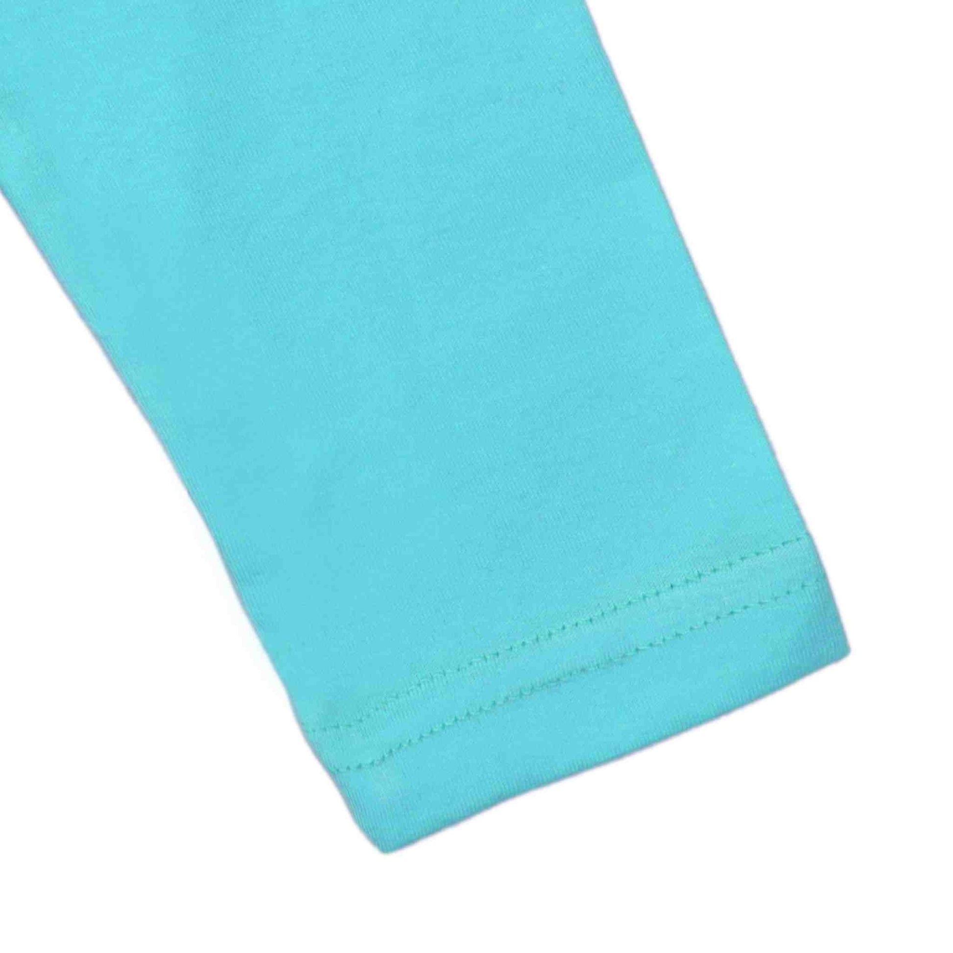 Dettaglio manica maglia manica lunga bambina Tiffany con farfalle colorate