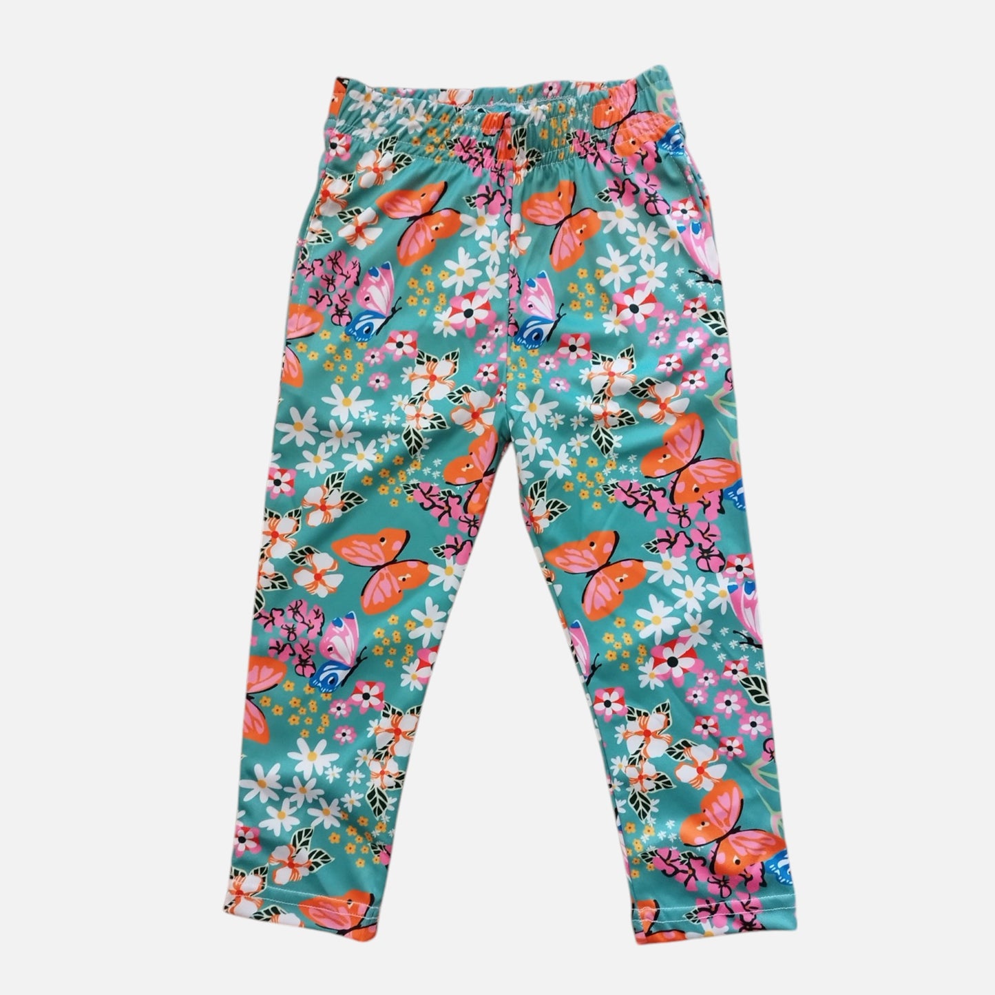 Pantaloni modello slip-on con elastico in vita
Stampa floreale
Taglie da 2 a 10 anni
Vestibilità: abbondante
Made in Pakistan