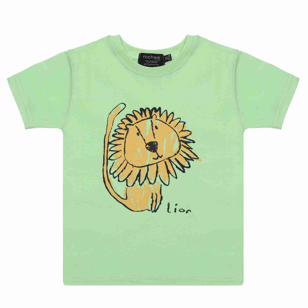 Modello girocollo a mezza manica
Colore Paradise Green con stampa Leone
Tessuto in jersey di policotone
Taglie da 6 mesi a 4 anni
Vestibilità: Regular
Made in Pakistan