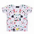 Modello girocollo a manica corta
Colore bianco con schizzi di colore
Stampa screen printing
Taglie da 6 mesi a 4 anni
Vestibilità: Regular
